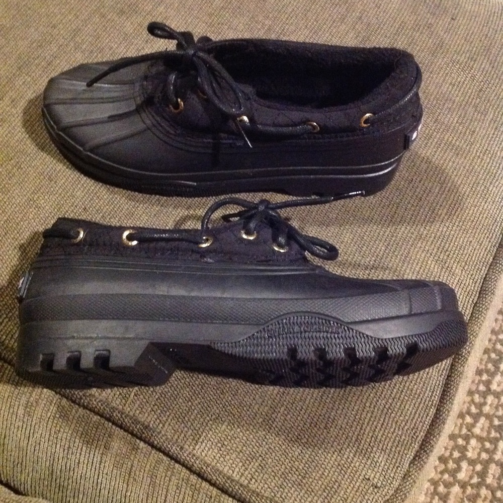 Sperry top-sider all black low top winter boots